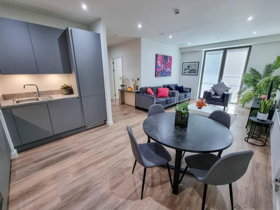 Luxury City Centre Townhouse With Parking Manchester Bagian luar foto