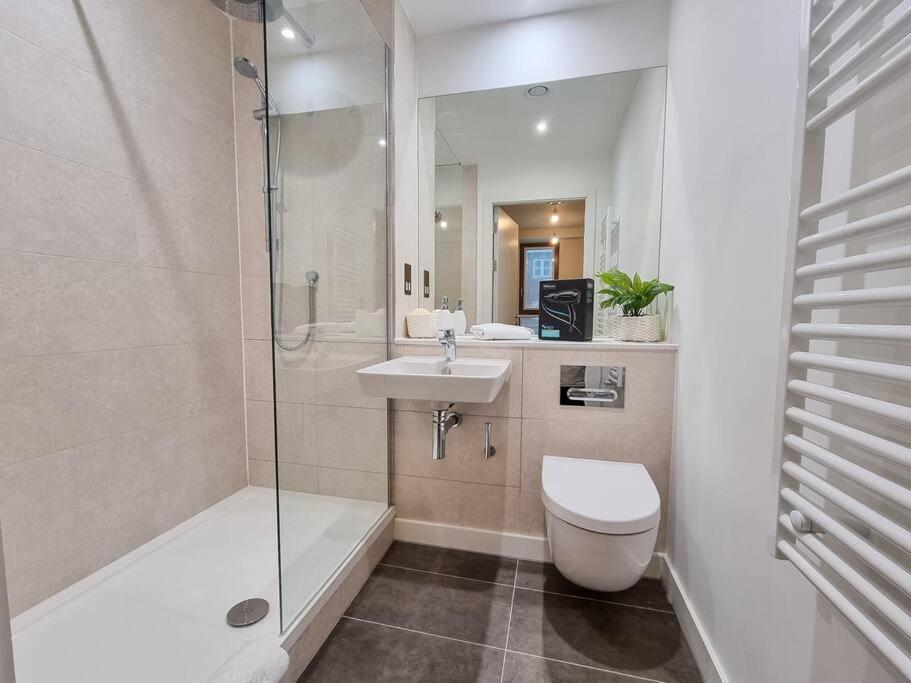 Luxury City Centre Townhouse With Parking Manchester Bagian luar foto