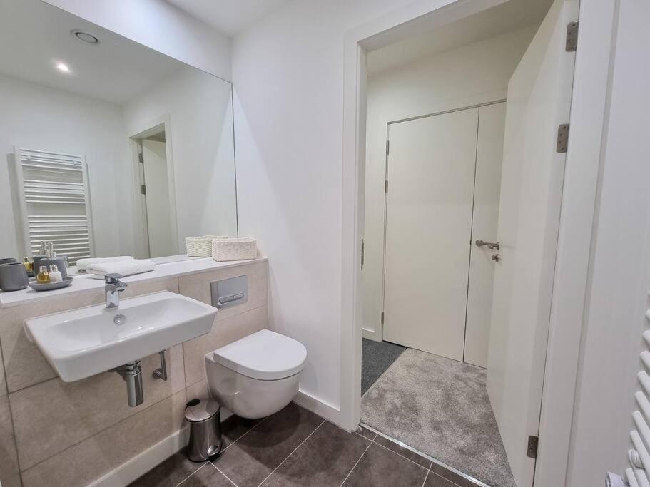 Luxury City Centre Townhouse With Parking Manchester Bagian luar foto